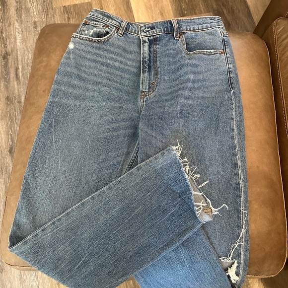 Abercrombie & Fitch Denim - Abercrombie 90s slim straight jeans dark wash. Size 29.